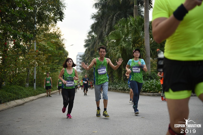 24-ecobaent-runners-xuat-sac-can-dich-giai-chay-ecopark-marathon-2019-15