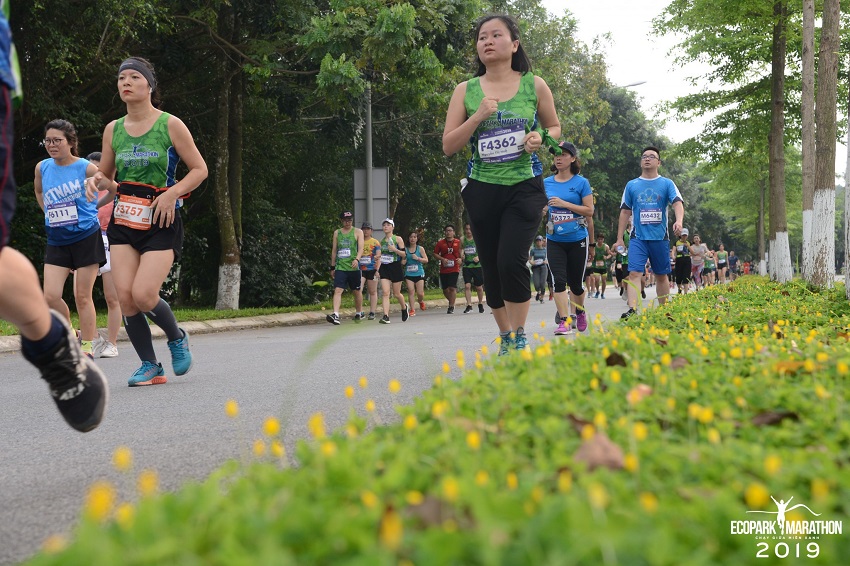 24-ecobaent-runners-xuat-sac-can-dich-giai-chay-ecopark-marathon-2019-16