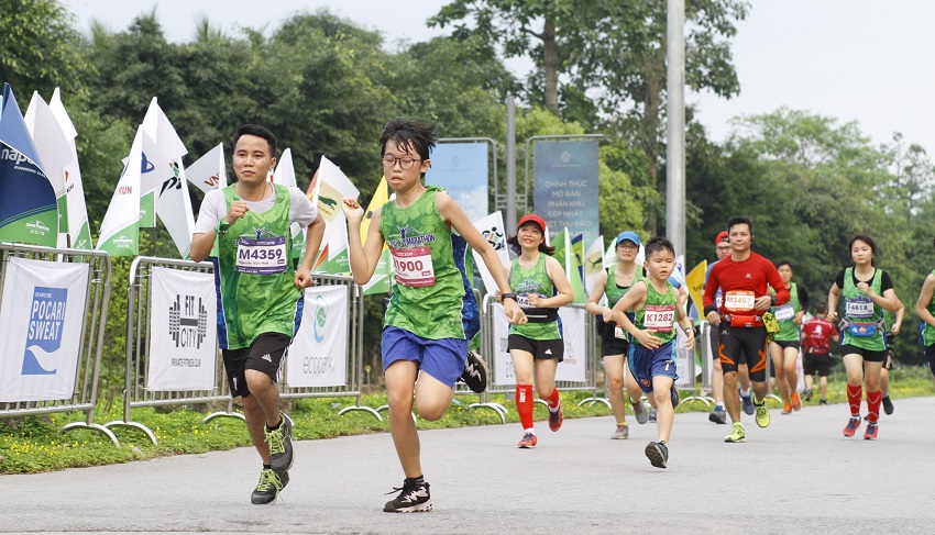 24-ecobaent-runners-xuat-sac-can-dich-giai-chay-ecopark-marathon-2019-20