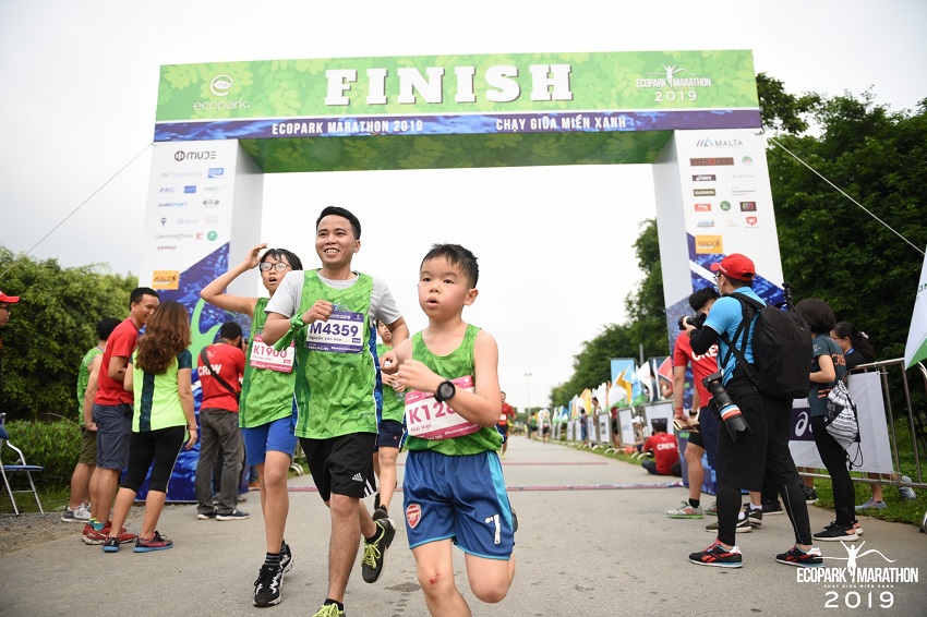 24-ecobaent-runners-xuat-sac-can-dich-giai-chay-ecopark-marathon-2019-21