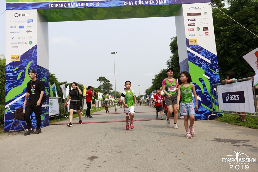 24-ecobaent-runners-xuat-sac-can-dich-giai-chay-ecopark-marathon-2019-23