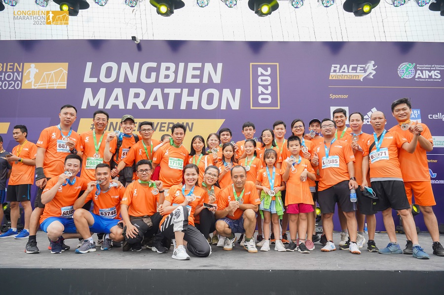 Ecoba ENT group chụp ảnh lưu niệm tại giải đua longbien marathon 2020